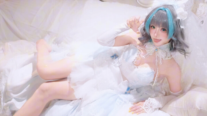 Em yêu, có thích bộ váy cưới này không, mèo yêu?