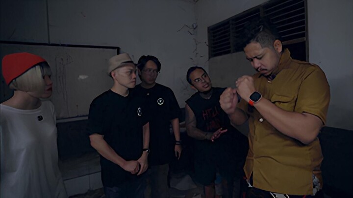 Willy Pemenggal Kepala Hantu!