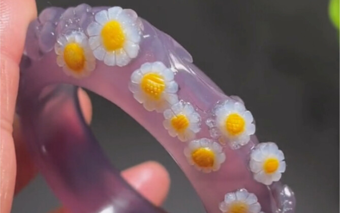 Pacar berusia enam puluh tahun juga bisa memakainya