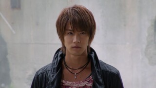 Kamen Rider đến show, đẹp trai là chuyện cả đời