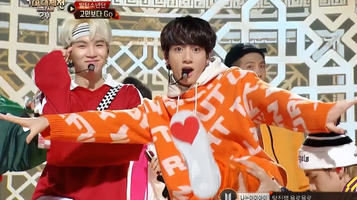 【BTS】“Go Go” Year-End Stage with Chinese Subtitles | Seven colorful little bags making heart signs a