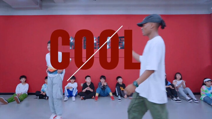 Cool Pants Dance||Teacher Kaka & Mu Zhicheng