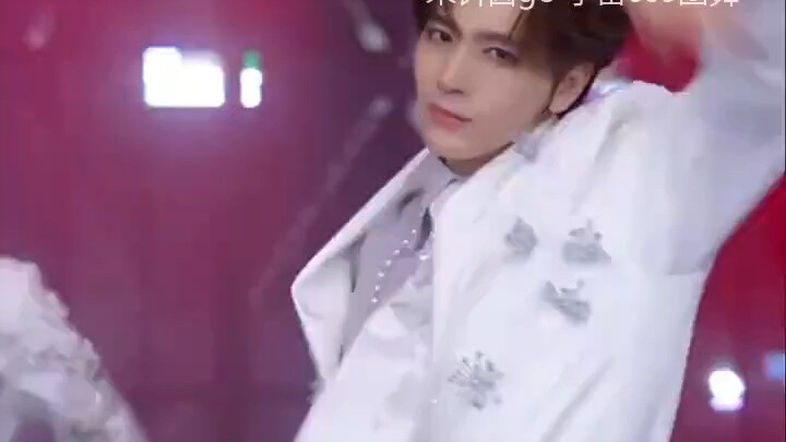 Pengintaian ala mata-mata di atas panggung