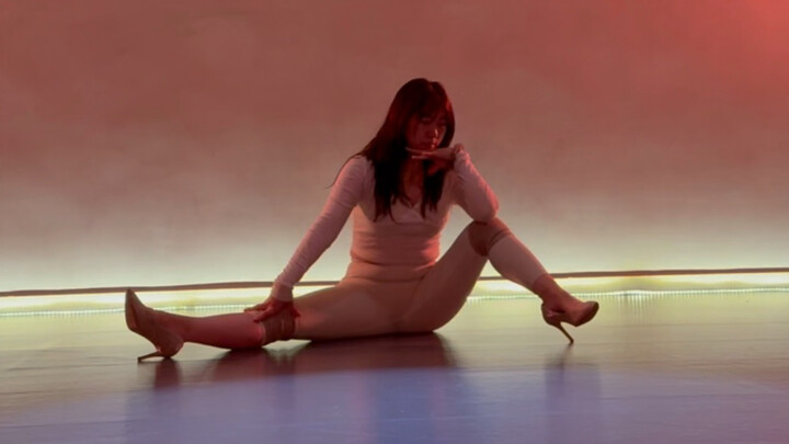 Penampilan sehari-hari dengan heels, tanpa ajakan negatif