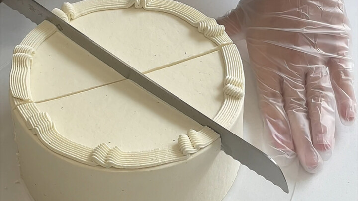 كعكة شاي الياسمين والعنب
