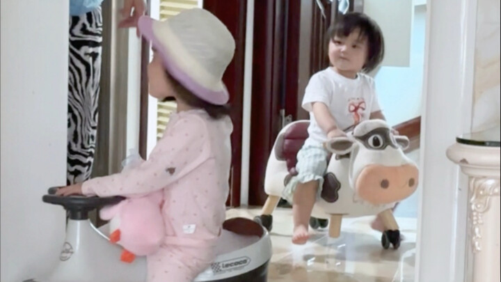 The second daughter's bargain-hunting life—she rides bikes that are all missing limbs, yet she still