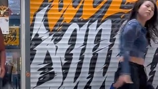 ExtraL ini gila! Oke, ini adalah lagu yang membuat guru semakin bersemangat semakin dia berteriak! L