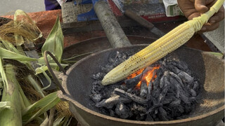 The annual roasted corn is finally here! I haven’t eaten it in a long time and I miss it so much!