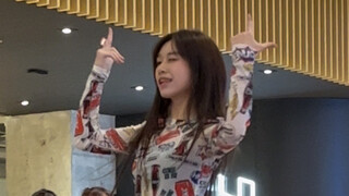 05女高上海许允真在苏州跳安踏罚酒！3.4苏州kc kpop随机舞蹈路演-lesserafim-antifragile 许允真位直拍