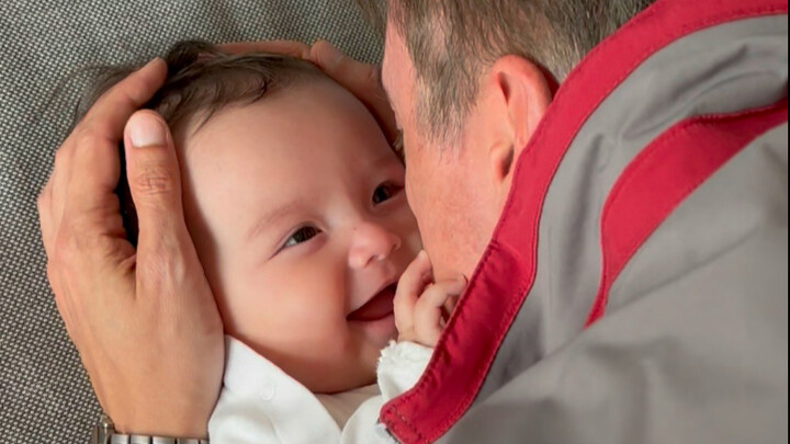 Tình yêu hai chiều của bố và con gái thật ngọt ngào