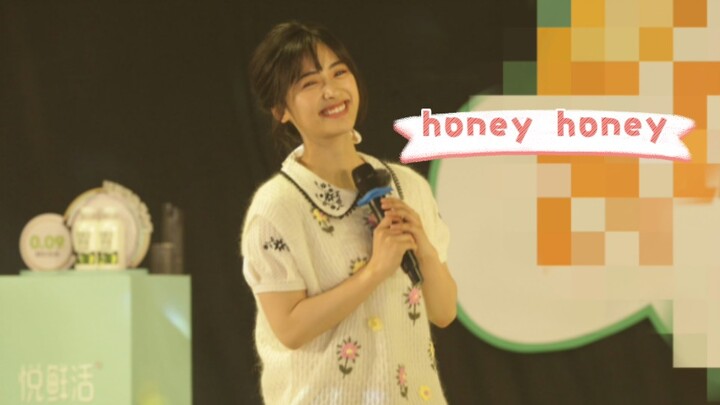 Shen Yue performed “Honey Honey” live—so cute!