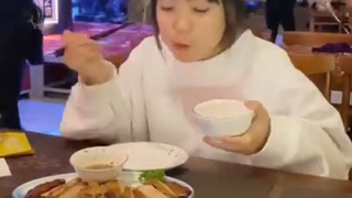 Ngắm tuyết rơi ở giữa lòng Thủ Đô! _ Tiểu Màn Thầu