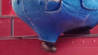 Even the feet are so cute