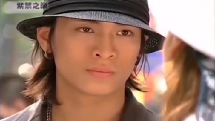 “Kenapa kamu ngatur lalu lintas seenaknya begitu!”