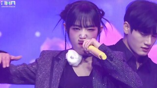 من الواضح جدًا أن الميكروفون مفتوح! تشوي يونا، 230211، الحفلة الموسيقية لـ HMA، العرض الأول لأغنية "