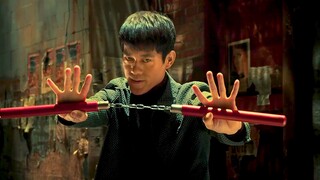 Isn't showing off nunchakus in front of Bruce Lee like showing off your sword in front of Guan Gong?