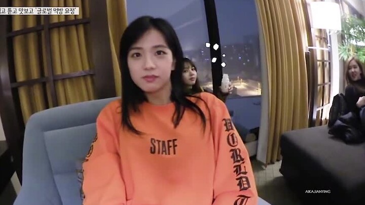 这两个小朋友在干嘛呐~#jisoo #lisa #天生反骨的鸵鸟 #寻声计划2
