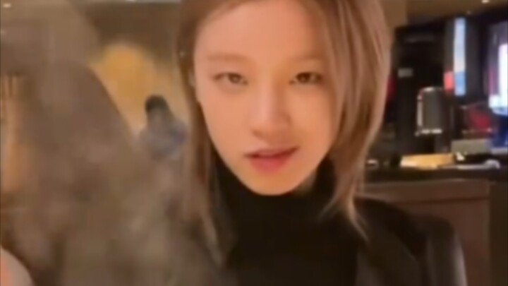 【(G)I-DLE Song Yooqi】Mendadak Viral! Mendadak Viral! Video Yooqi Makan Hot Pot Tembus 10 Juta Views