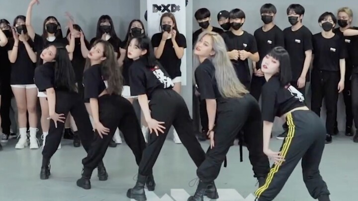 Dancers cover Cardi B's "WAP", oriental beauty! | 4X4 STUDIO