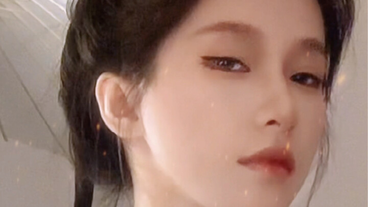 Tính đi tính lại, đối thủ lớn nhất của ta chỉ có một — Lạc Ngọc Hằng, cái đồ đàn bà đê tiện ấy.