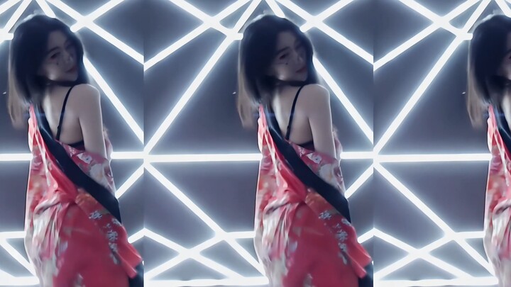 Miao Xiaoqi & Kostum Klasik, Motor Liar | 4K HD | 45