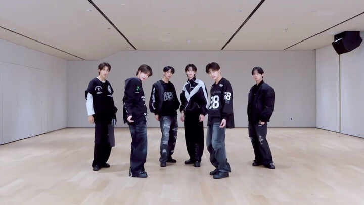 No way, no way—how can the choreography for “Sekka Hanabi” and “Saigo no Celebration” possibly match