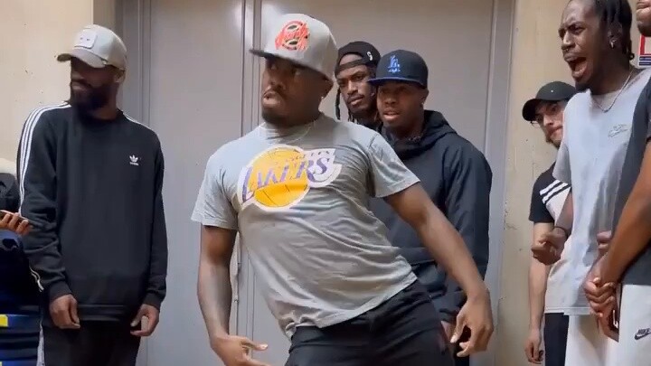 Krumper ของไซบอร์กที่ถูกควบคุมอย่างเข้มงวด การแยกตัวที่สะอาดและแข็งแกร่ง วัสดุที่น่าประหลาดใจ และตัว