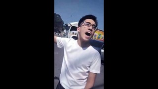 หนุ่มแว่นชีวิตหัวร้อนไปอยู่ ตปท.นาน อมฮอลล์บ้างนะครับ