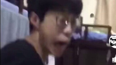 Tôi có thể cảm nhận được sự sụp đổ qua màn hình hahahahahahahahaha