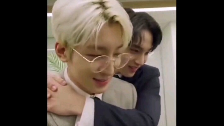 【Minwoo】Con cún bị mắng là lại phải ôm anh trai nũng nịu