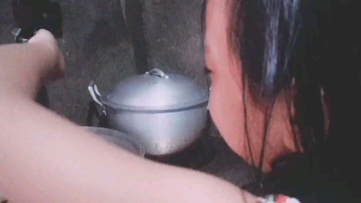 Nag luluto si bunso ng turon😊