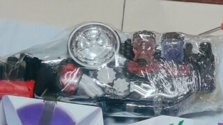 How to pack the Kamen Rider lucky bag? How to pack it?