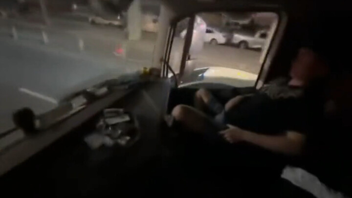 Troops airdropped onto the Hangzhou-Guangzhou line... #GuTiezhu #DongpengGrenade #Scania