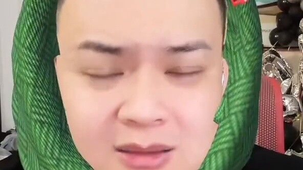 Which one is more authoritative, SpongeBob or Doraemon?