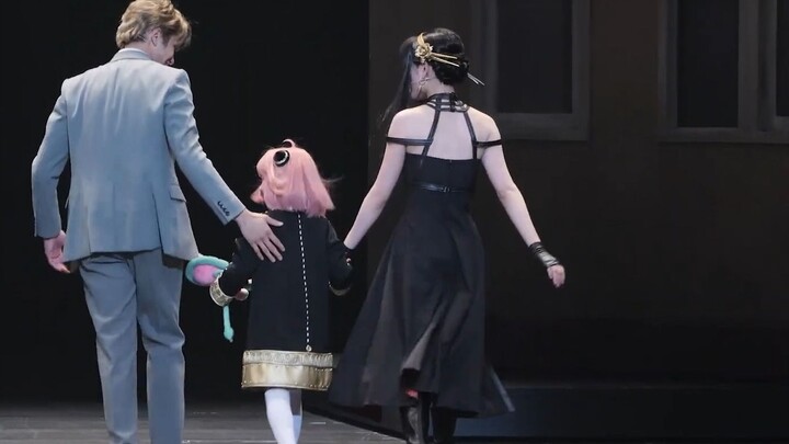 【نقل】 حفل ختامي لأول عرض للموسيقي "الجاسوس في المنزل"