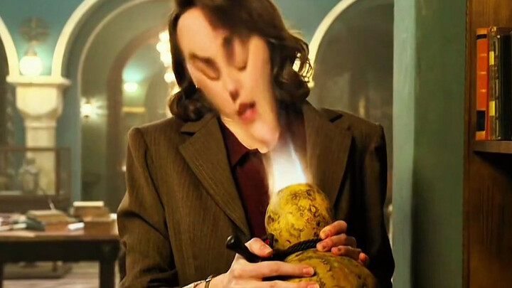 This woman just lifted the lid of the gourd—and the sheer suction almost sucked her right in!