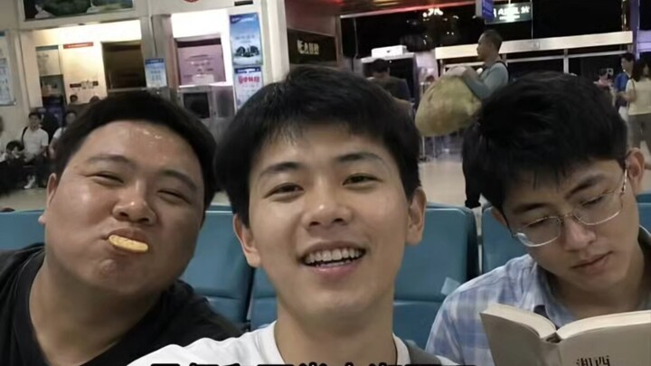Traveling to Western Hunan with three buddies