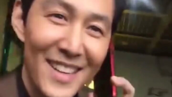 ลีจองแจถูกแฟนคลับจีบจนพูดไม่ออก