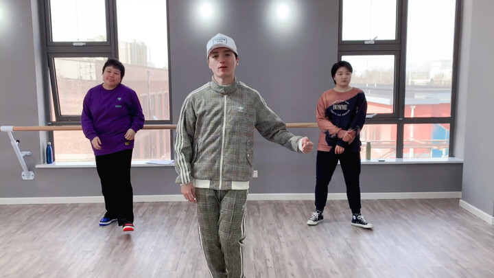 Dance Con is now online