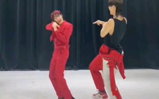 【ها سونغ ون وباي جين يونغ】تحدي الرقص