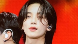 سيفنتين «Shadow + March + HOT» 221213 حفل توزيع جوائز AAA مسرح عالي الدقة