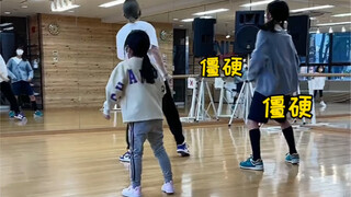 日本的舞蹈教室免费体验！小千自己给自己找的舞蹈教室 报错课程惹乌龙！