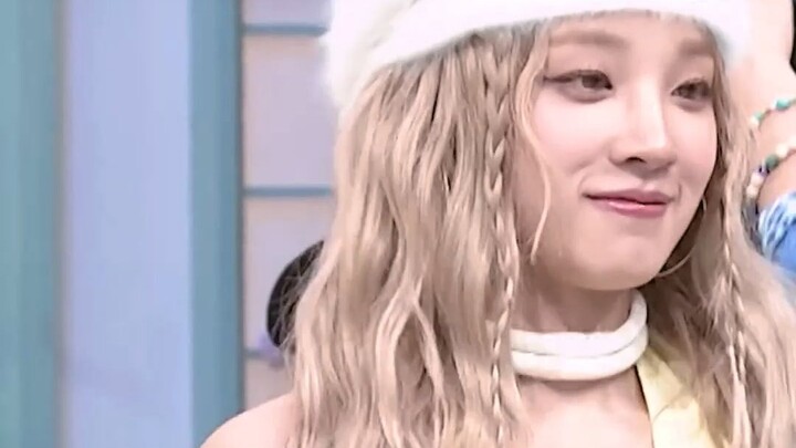 GIDLE who can be sweet or edgy + LE SSERAFIM + TWICE + NMIXX + Stray Kids + fromis_9
