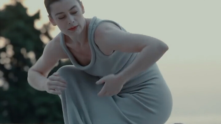 [Hiroshi Sugimoto Dance Short] “Breathing” — Performed by Aurelie, Artistic Director of the Paris Op