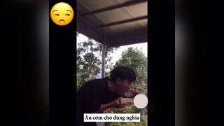 M ăn luôn cơm của chó luôn hả 😒#videohai