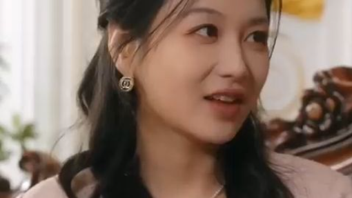 Mabuk dan Nikah Cepat dengan Tampan! Setelah Nikah Digosip Sampai Lemah Kaki