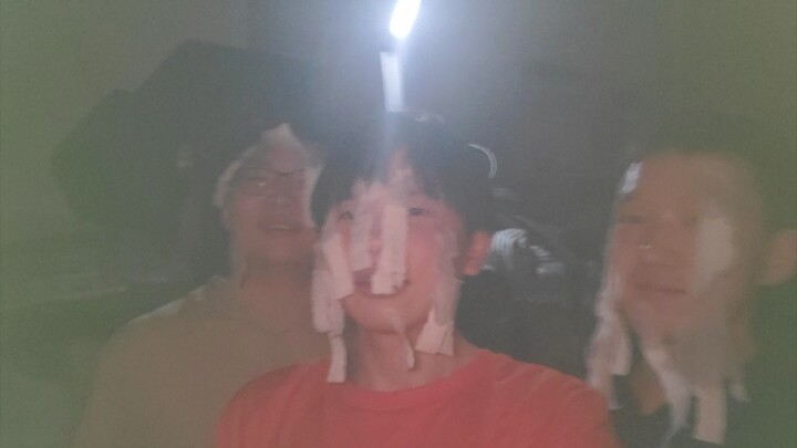 انطلاقة مشرقة في الـ21: استيقظت ووخزت عيني مرتين!