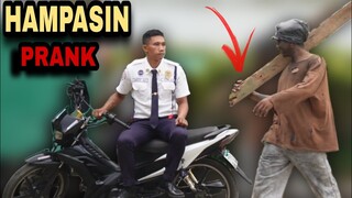 HAMPASIN NG KAHOY "PUBLIC PRANK" | Tumakbo Silang lahat