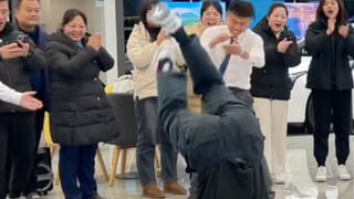 这街舞跳的太帅了吧 气氛很到位