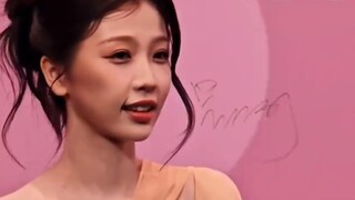 คลิกที่วิดีโอเพื่อได้รับความนิยมอย่างน่าสะพรึงกลัวของการเป็นหนึ่งในผู้หญิงที่ได้รับความนิยมมากที่สุด